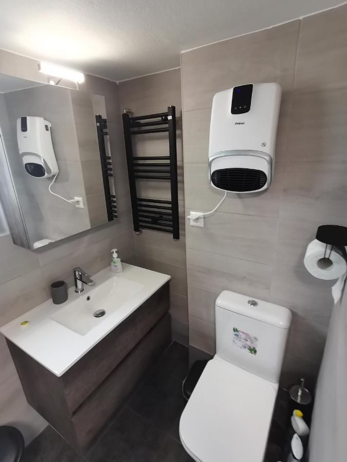 Penthouse Spacious W Super Wifi & Terrace, 2 Min From Metro Athen Eksteriør bilde